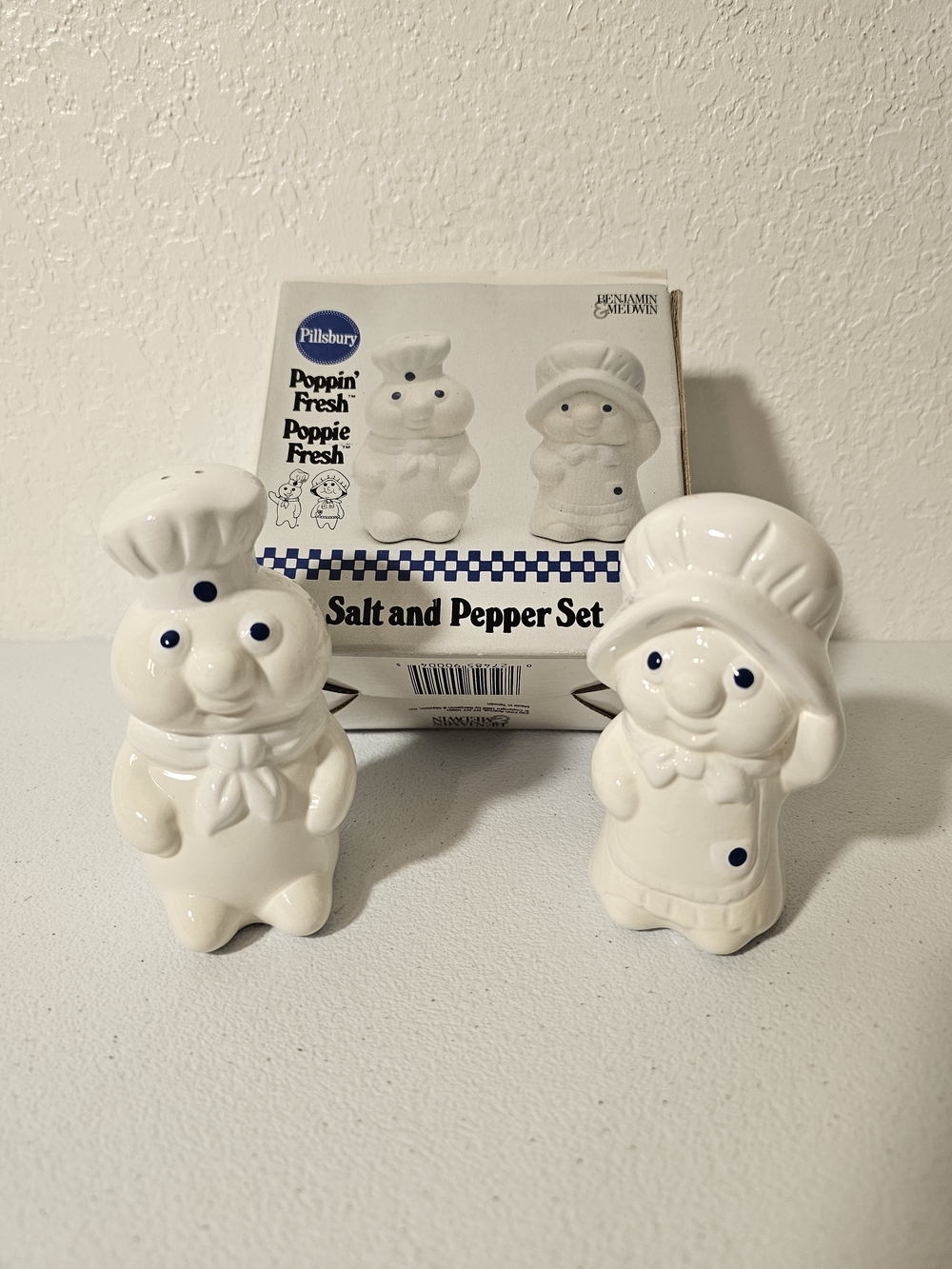 Pillsbury Poppin' Fresh Doughboy Salt & Pepper Shakers Set Ceramic